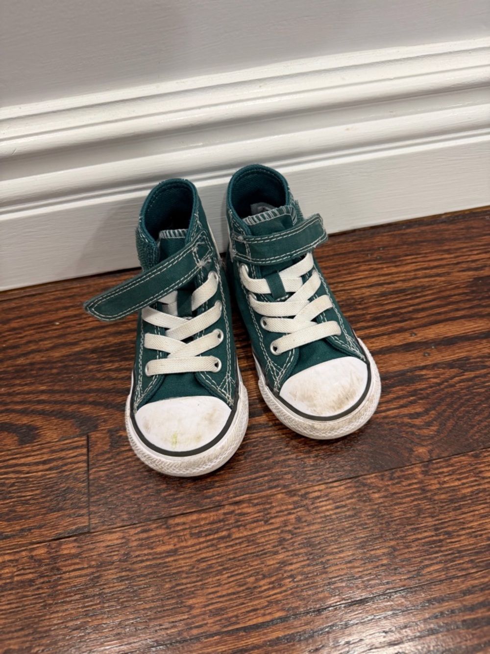 Toddler High-Top Converse Sneakers in Dark Green